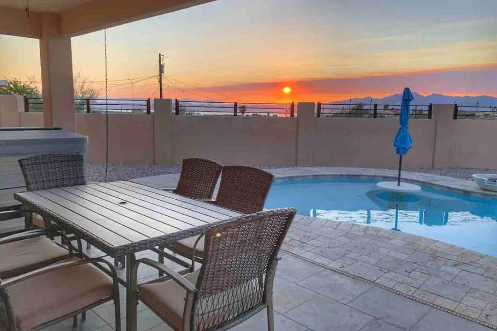 Havasu Retreat! Pool, Spa, Gym & View مدينة ليك هافاسو المظهر الخارجي الصورة