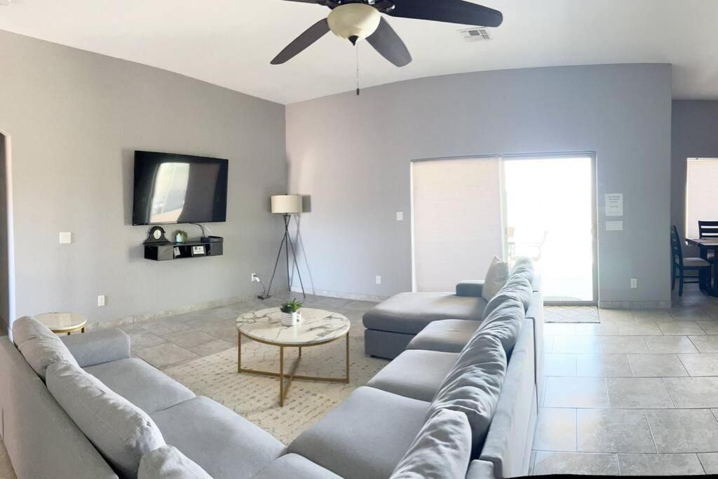 Havasu Retreat! Pool, Spa, Gym & View مدينة ليك هافاسو المظهر الخارجي الصورة