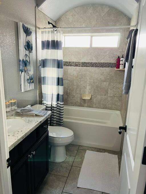 Havasu Retreat! Pool, Spa, Gym & View مدينة ليك هافاسو المظهر الخارجي الصورة